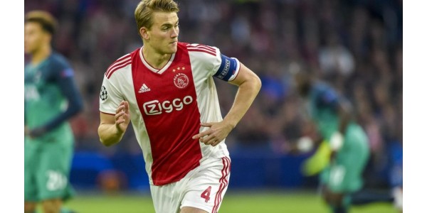 De Ligt escolhe a Juventus por Ronaldo